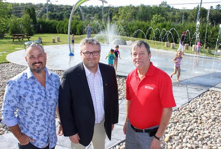 Les jeux d’eau font la joie des petits Catherinois