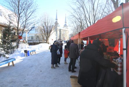 Un marché public festif à Deschambault