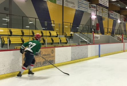 Saint-Raymond remplace les baies à l’aréna