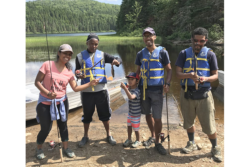 Des immigrants initiés à la pêche dans la Zec Batiscan-Neilson