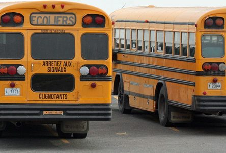 Des chauffeurs d’autobus scolaires menacent de débrayer