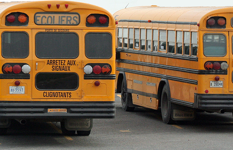 Des chauffeurs d’autobus scolaires menacent de débrayer