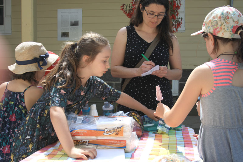 Les petits entrepreneurs ont fait de bonnes affaires