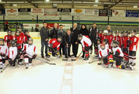 Mise au jeu pour le programme hockey-école