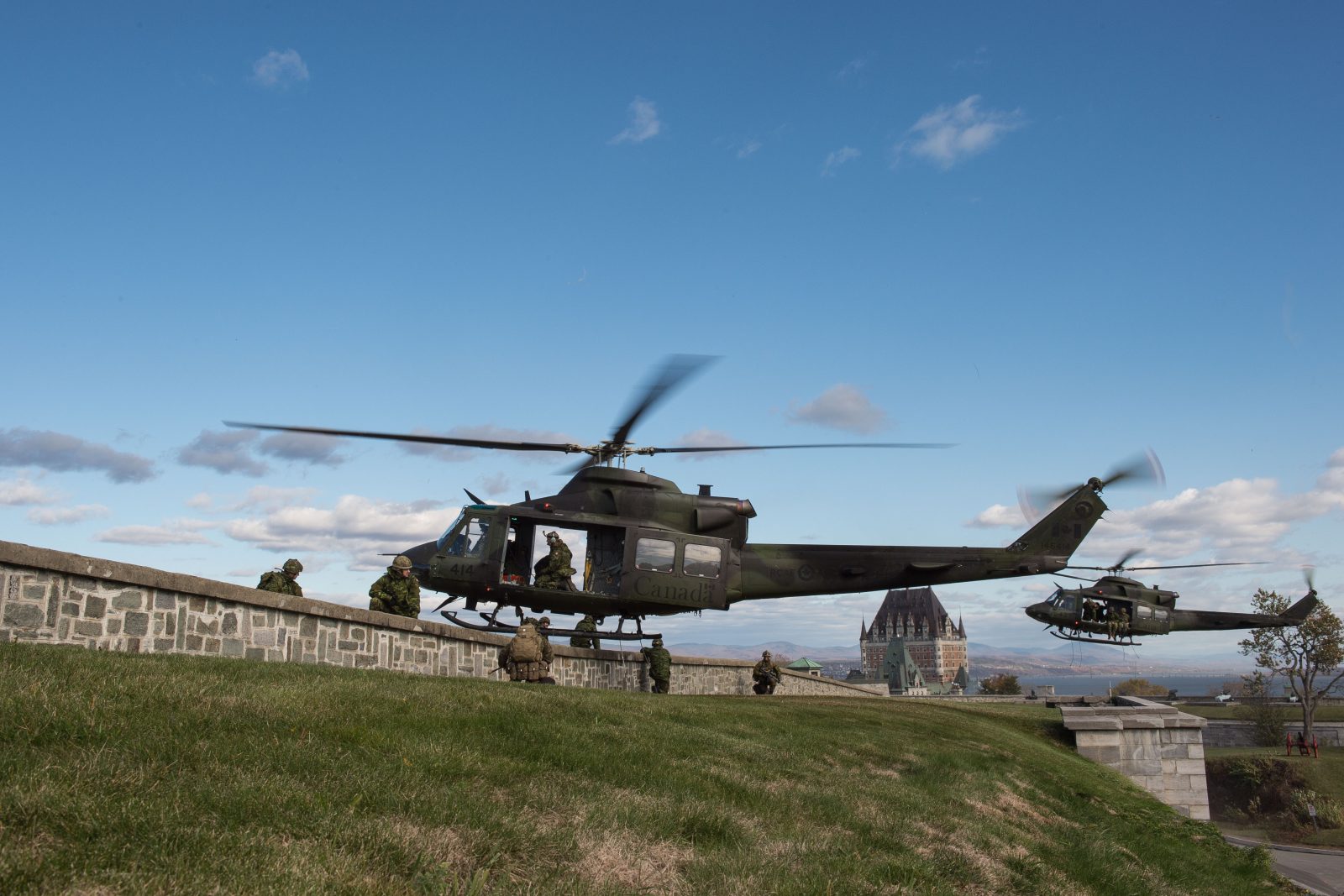 Des militaires au lac Clair