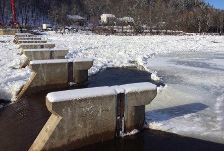 L’hiver a raison des travaux sur la  rivière Sainte-Anne à Saint-Raymond