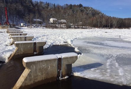 L’hiver a raison des travaux sur la rivière Sainte-Anne à Saint-Raymond