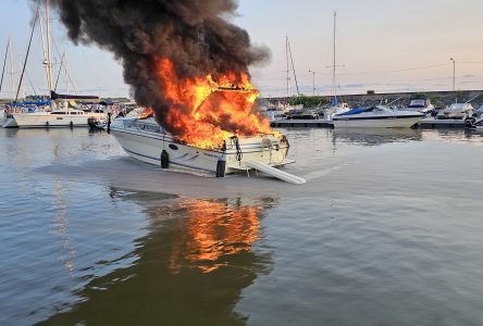Une explosion provoque l’incendie d’un bateau à la Marina de Portneuf