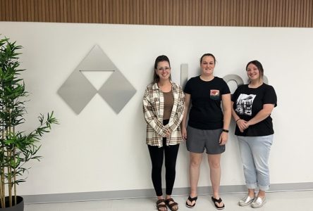 Trois femmes portneuvoises  se tournent vers la métallurgie